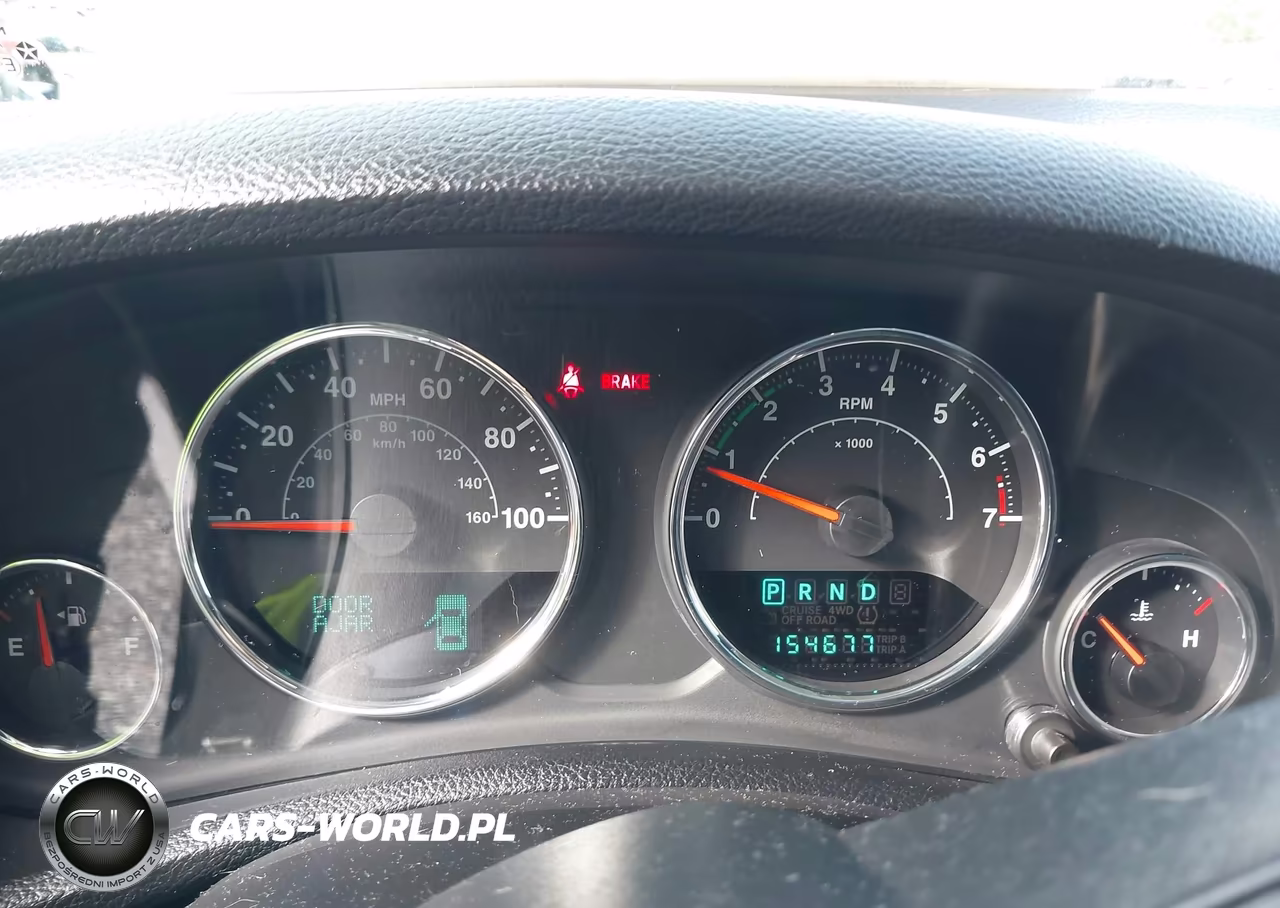 2012 Jeep Wrangler Unlimited Sahara VIN:1C4BJWEG2CL198579 - 7