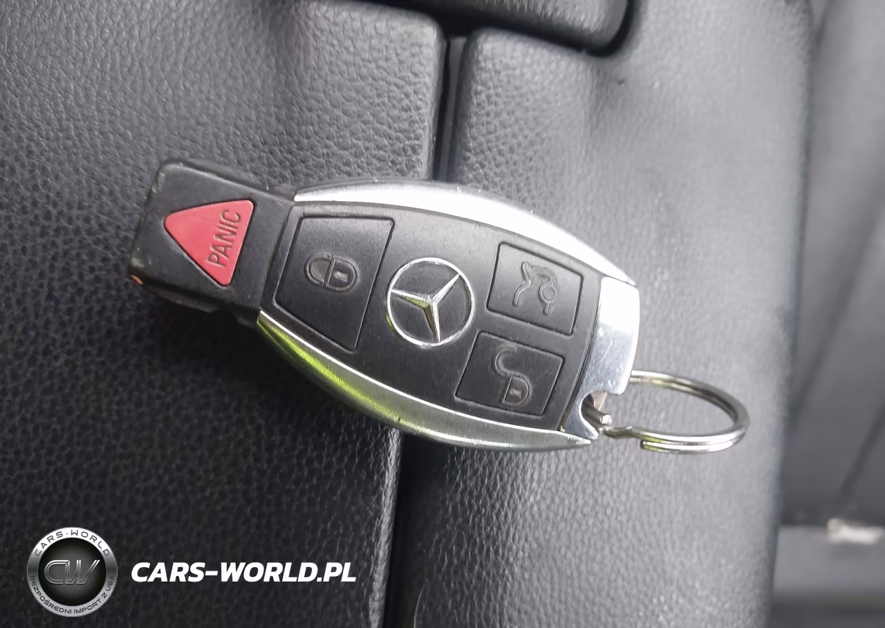 2010 Mercedes-Benz E 550 4Matic VIN:WDDHF9ABXAA233858 - 11