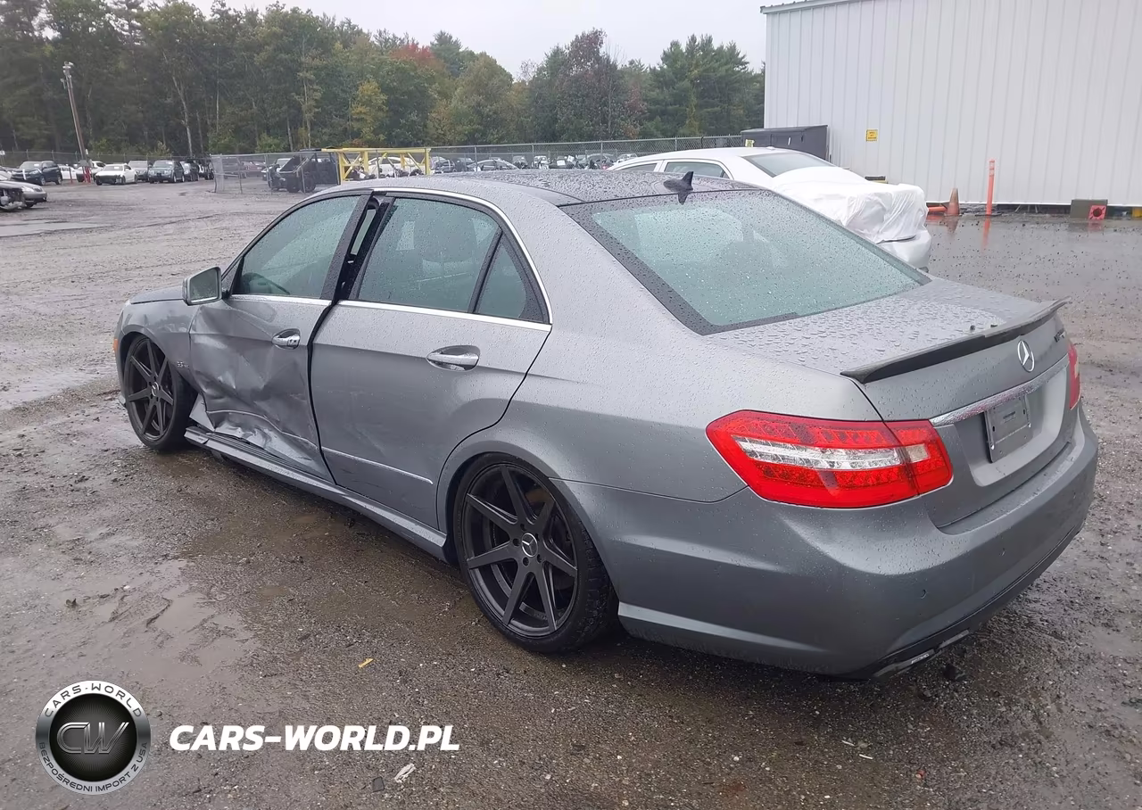 2010 Mercedes-Benz E 550 4Matic VIN:WDDHF9ABXAA233858 - 3