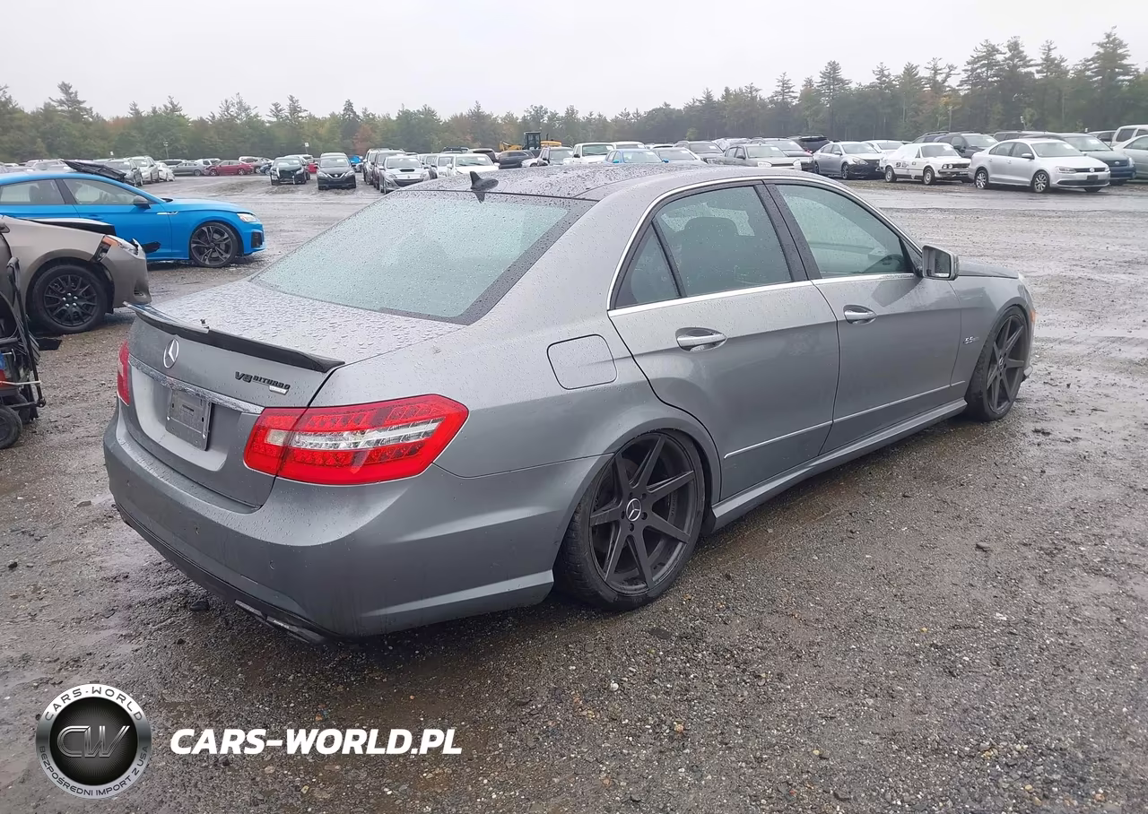 2010 Mercedes-Benz E 550 4Matic VIN:WDDHF9ABXAA233858 - 4