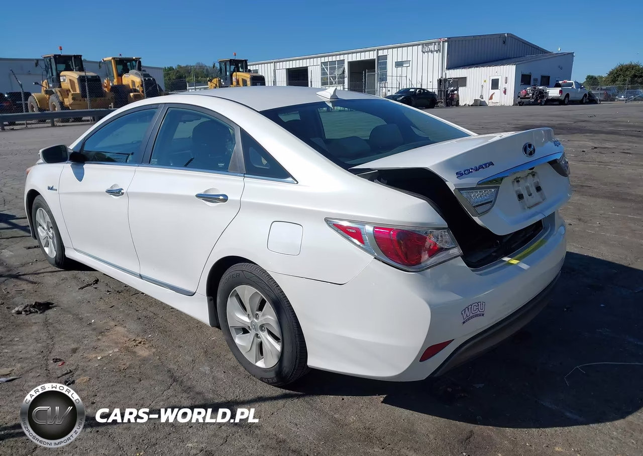 2015 Hyundai Sonata Hybrid VIN:KMHEC4A4XFA138858 - 3