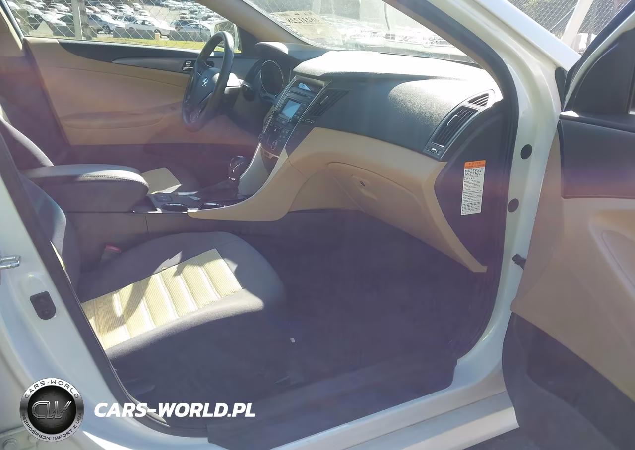 2015 Hyundai Sonata Hybrid VIN:KMHEC4A4XFA138858 - 5