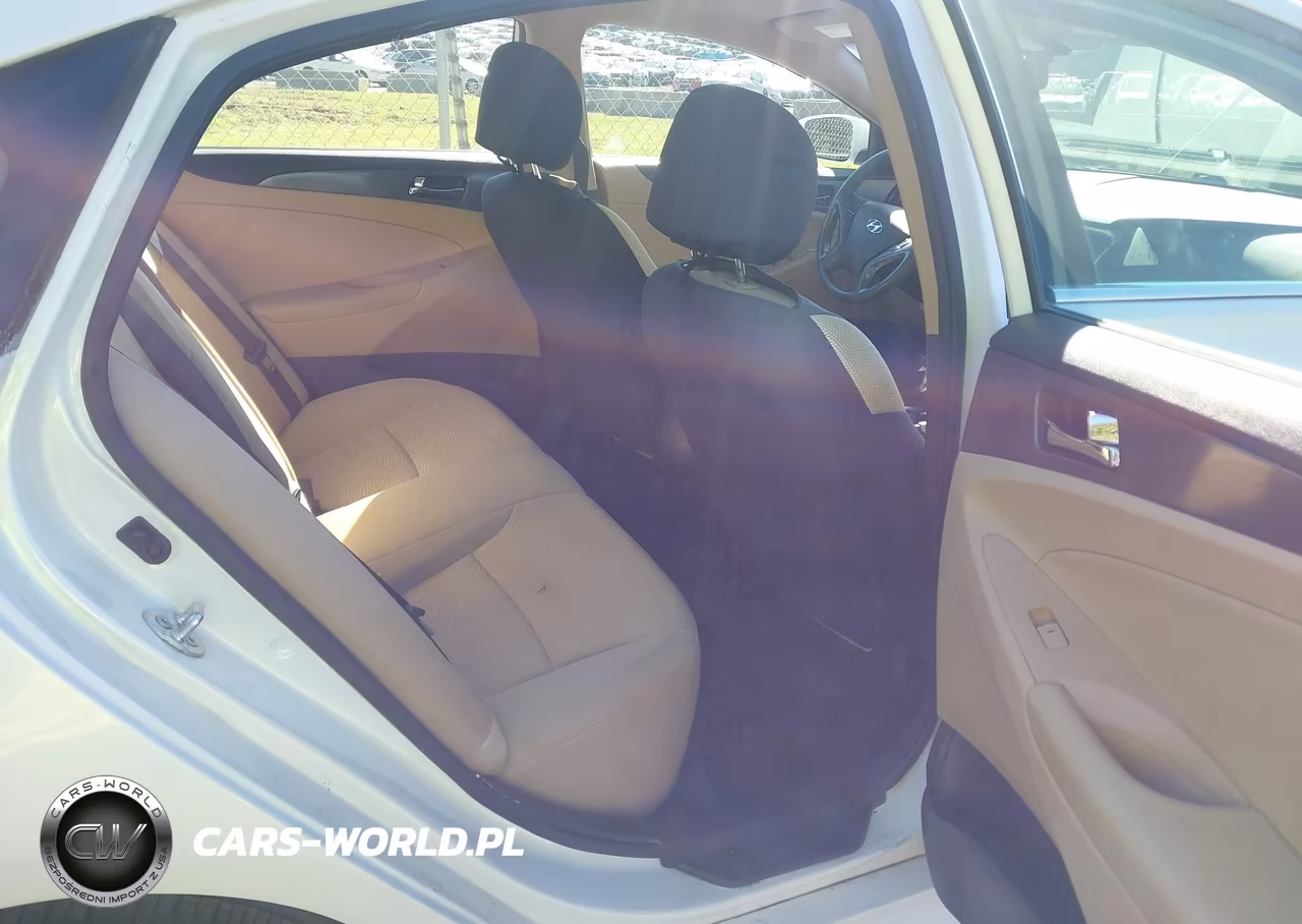 2015 Hyundai Sonata Hybrid VIN:KMHEC4A4XFA138858 - 8