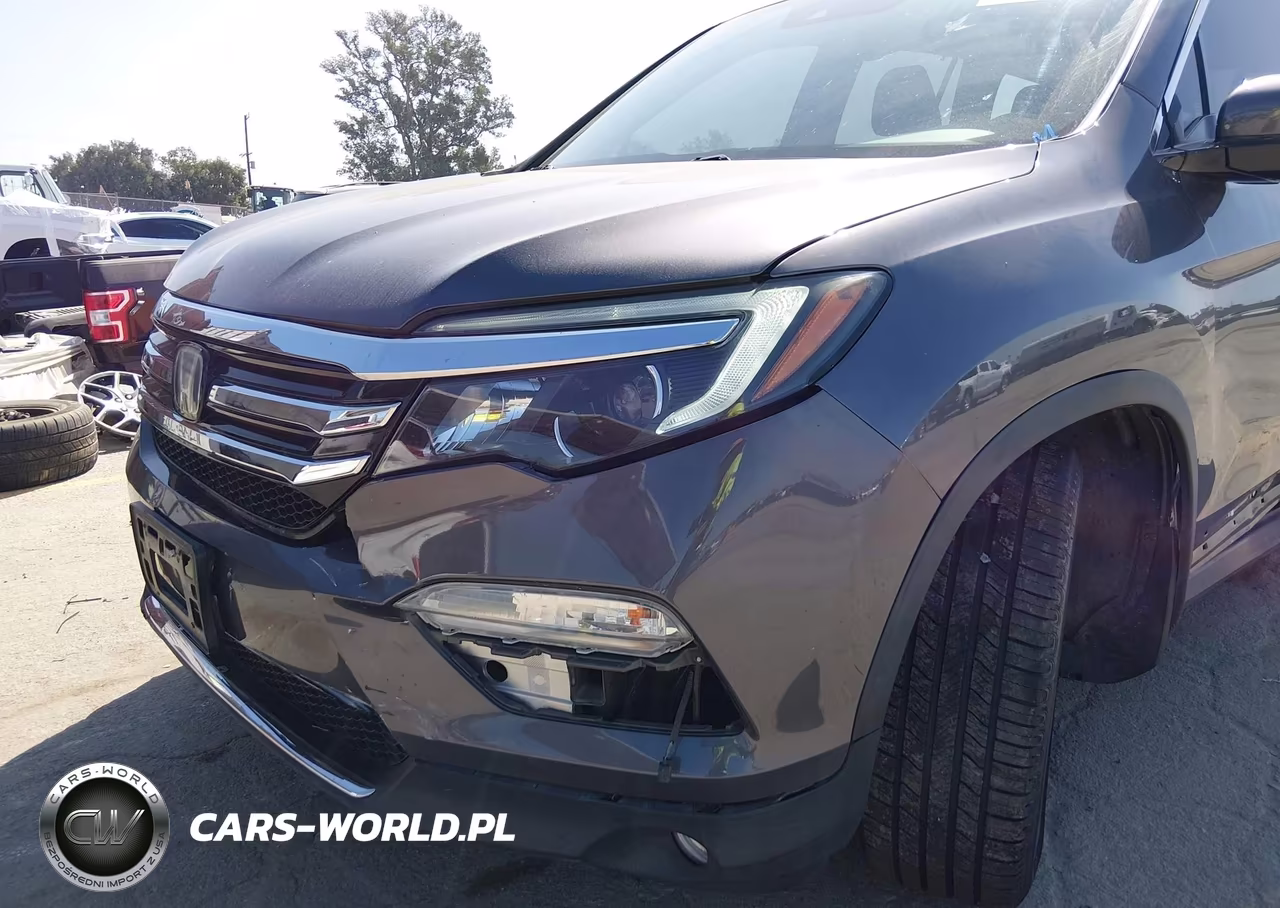 2018 Honda Pilot Touring VIN:5FNYF5H92JB004197 - 13