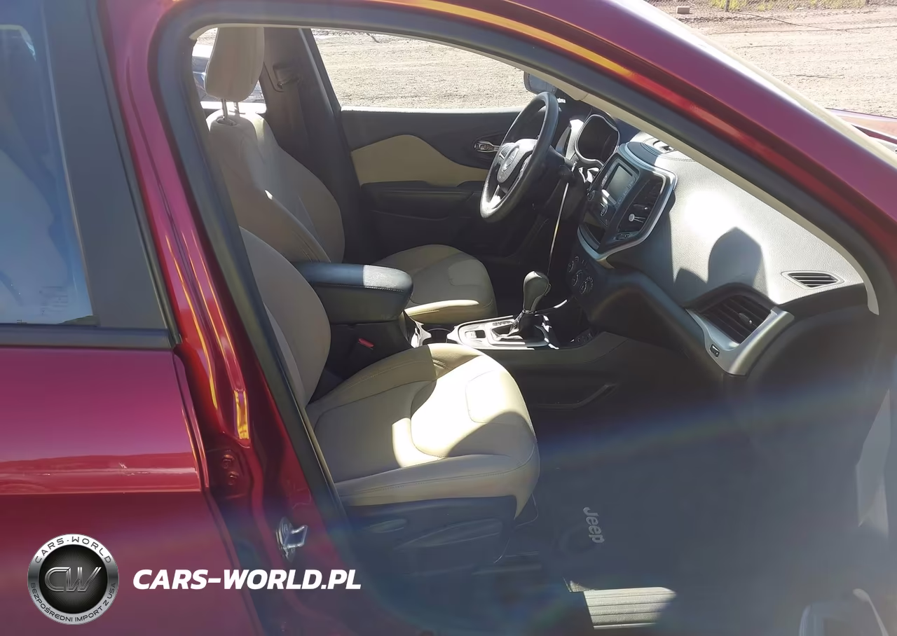2015 Jeep Cherokee Sport VIN:1C4PJLAB8FW656840 - 5