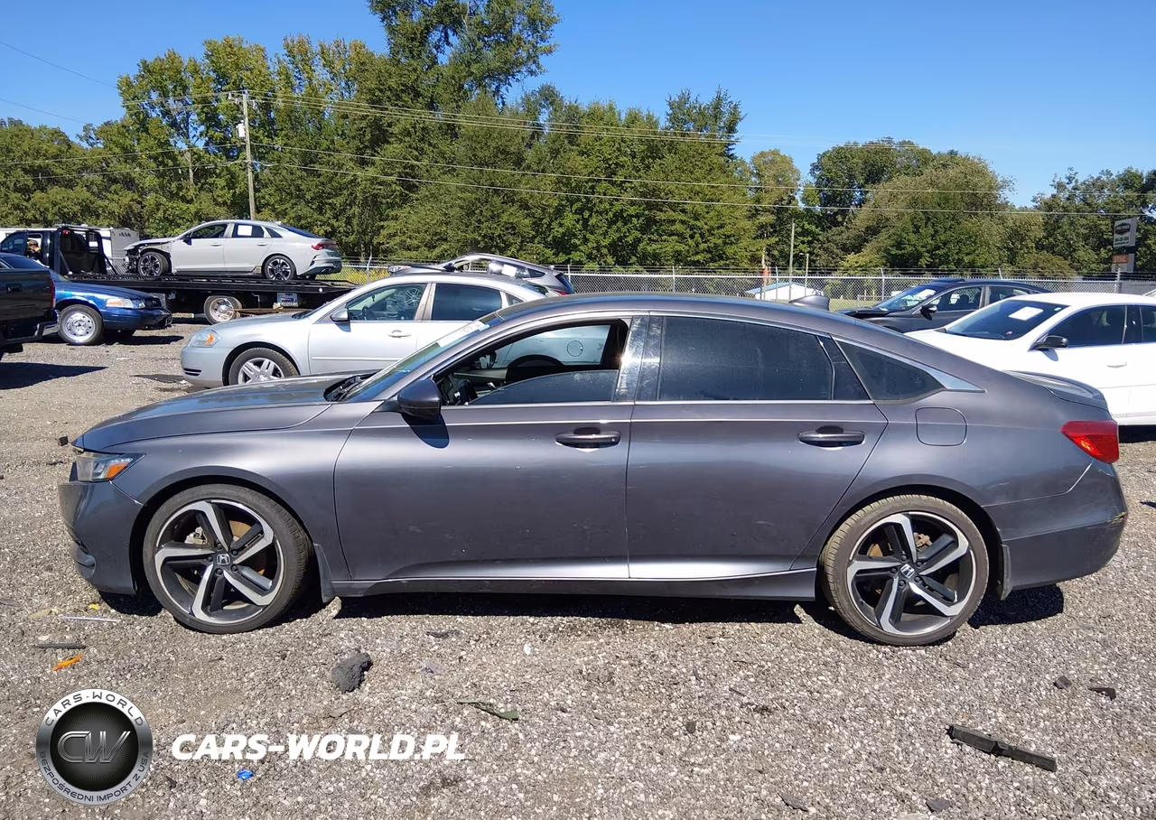 2018 Honda Accord Sport VIN:1HGCV1F33JA112617 - 15