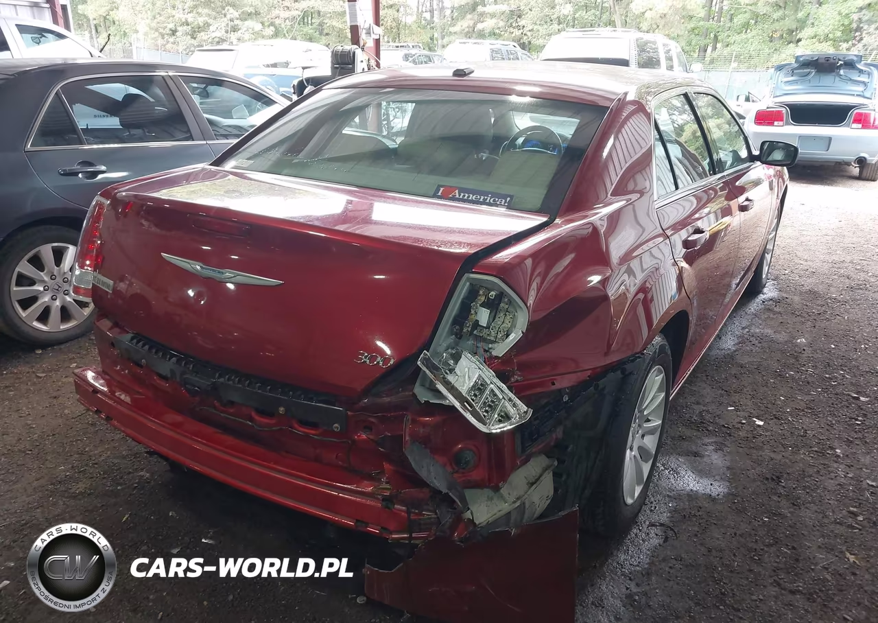 2014 Chrysler 300 VIN:2C3CCAAG3EH222240 - 4