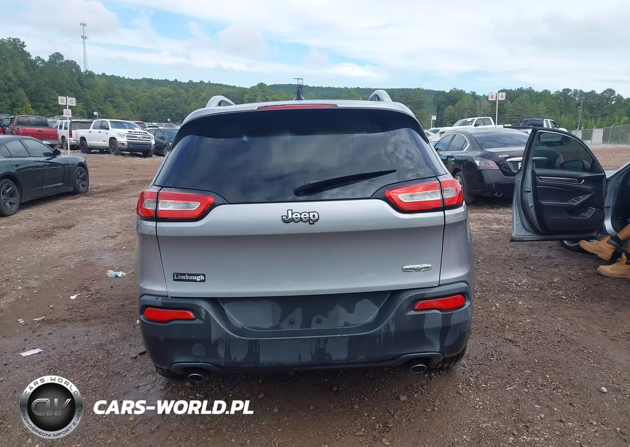 2014 Jeep Cherokee Latitude VIN:1C4PJLCS7EW105990 - 19