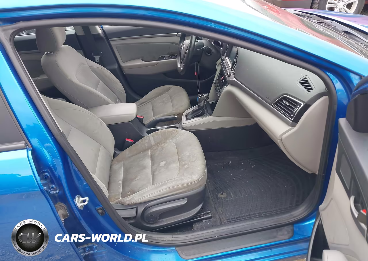 2018 Hyundai Elantra Value Edition VIN:5NPD84LF0JH271176 - 5