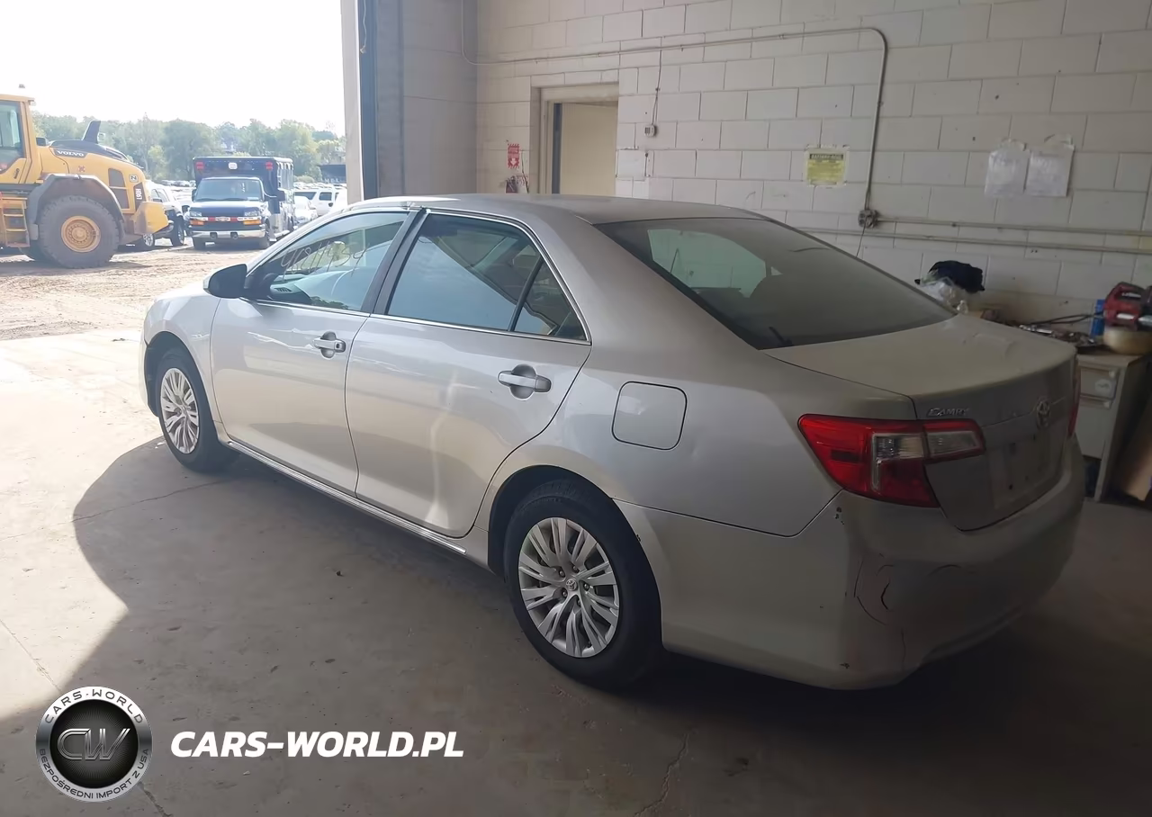 2012 Toyota Camry Le VIN:4T4BF1FK3CR265886 - 3