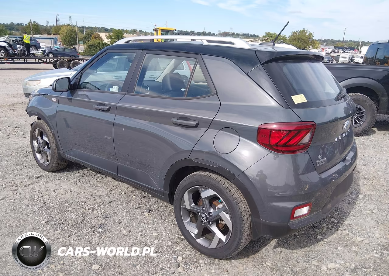 2025 Hyundai Venue Sel VIN:KMHRC8A37SU390012 - 3