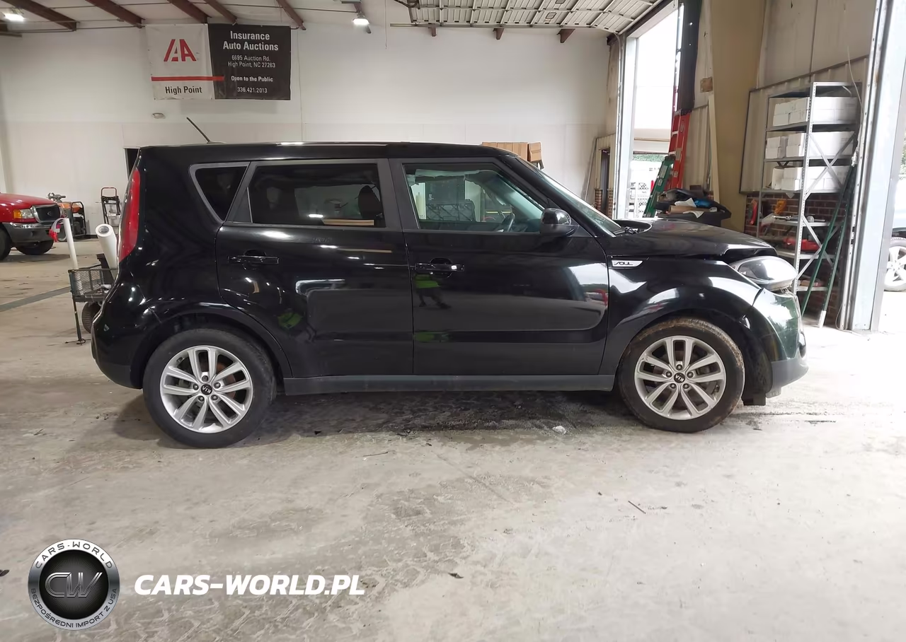 2017 Kia Soul + VIN:KNDJP3A53H7418521 - 14
