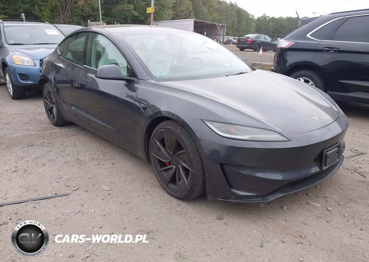 2024 Tesla Model 3 Performance All-Wheel Drive – zdjęcie 1 z 21