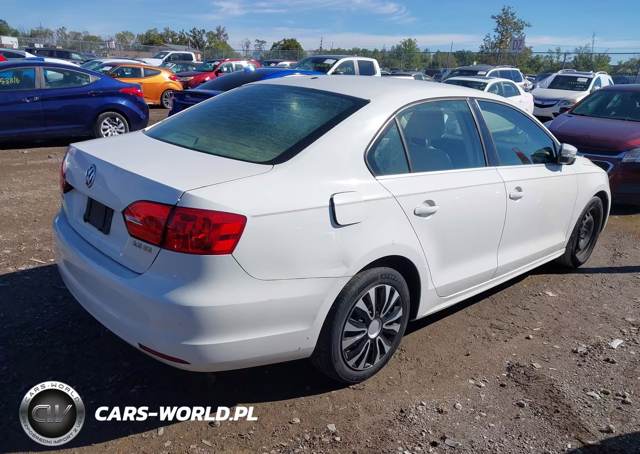 2013 Volkswagen Jetta 2.5L Se VIN:3VWDX7AJ5DM221056 - 4