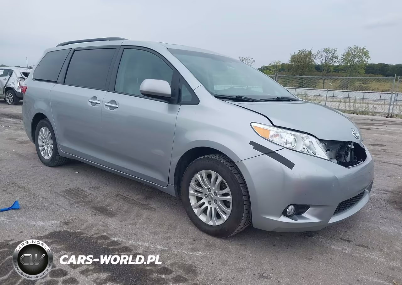 2016 Toyota Sienna Xle 8 Passenger