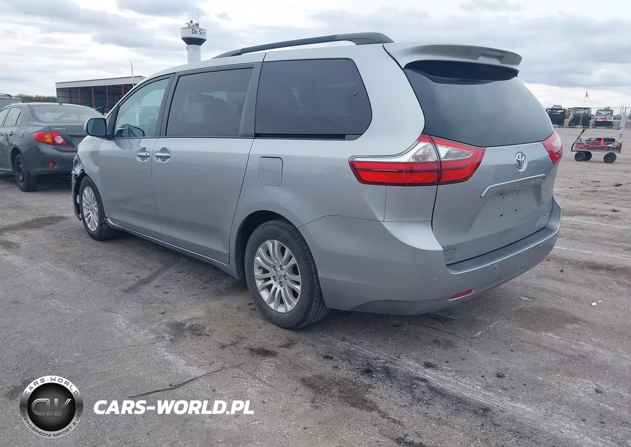 2016 Toyota Sienna Xle 8 Passenger VIN:5TDYK3DC9GS755674 - 3
