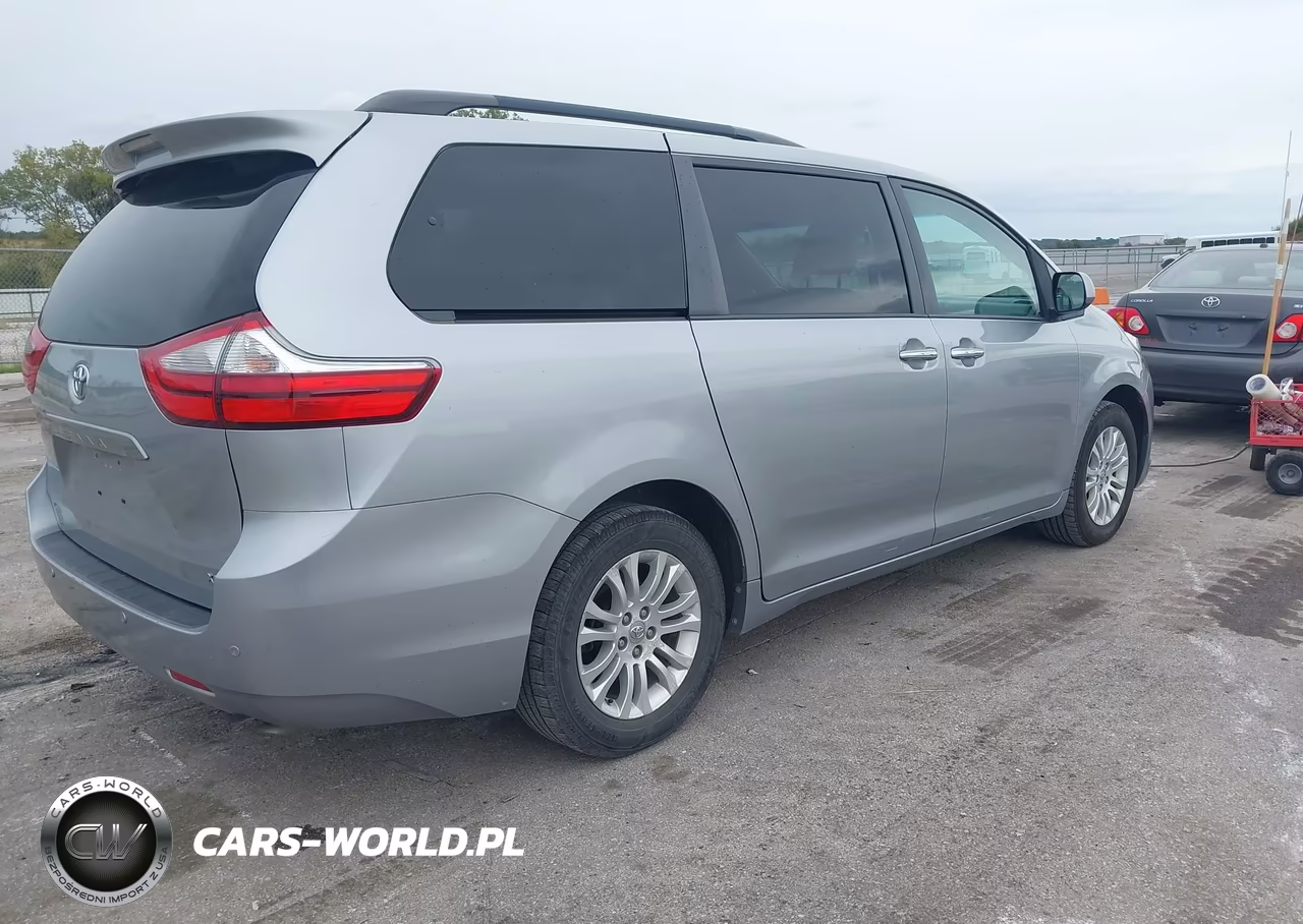 2016 Toyota Sienna Xle 8 Passenger VIN:5TDYK3DC9GS755674 - 4