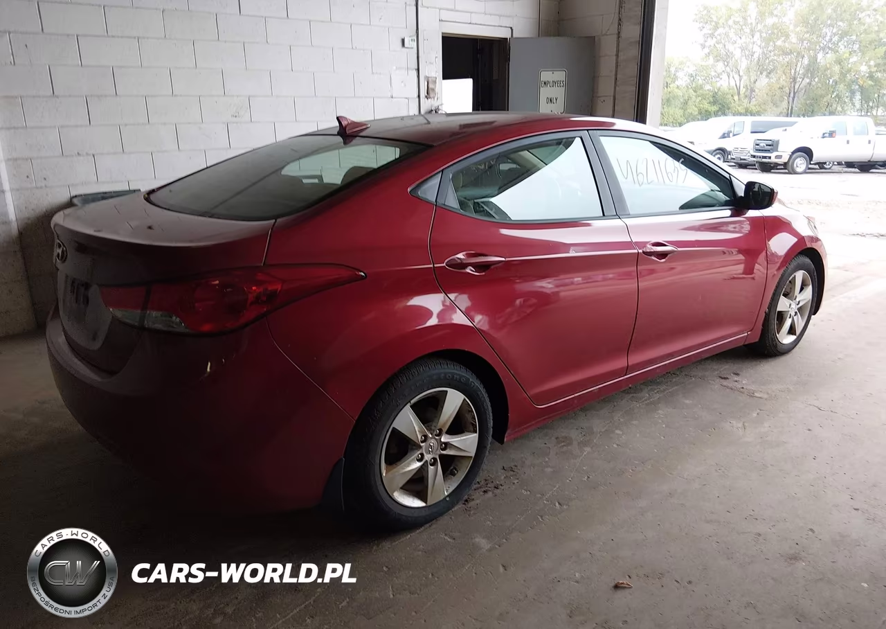 2013 Hyundai Elantra VIN:KMHDH4AE0DU631935 - 4