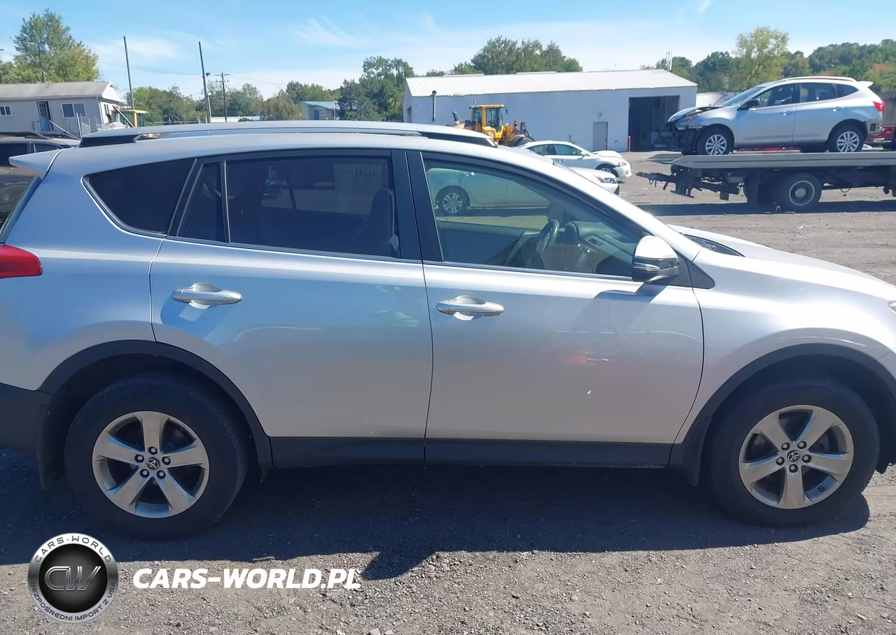 2015 Toyota Rav4 Xle VIN:JTMRFREV7FD111323 - 13
