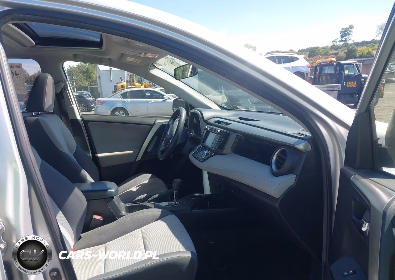 2015 Toyota Rav4 Xle VIN:JTMRFREV7FD111323 - 5