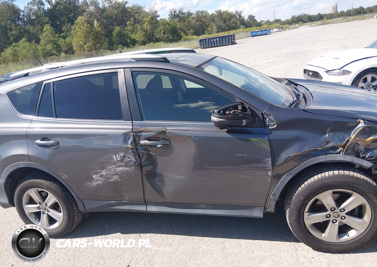 2015 Toyota Rav4 Xle VIN:2T3RFREV3FW279723 - 13