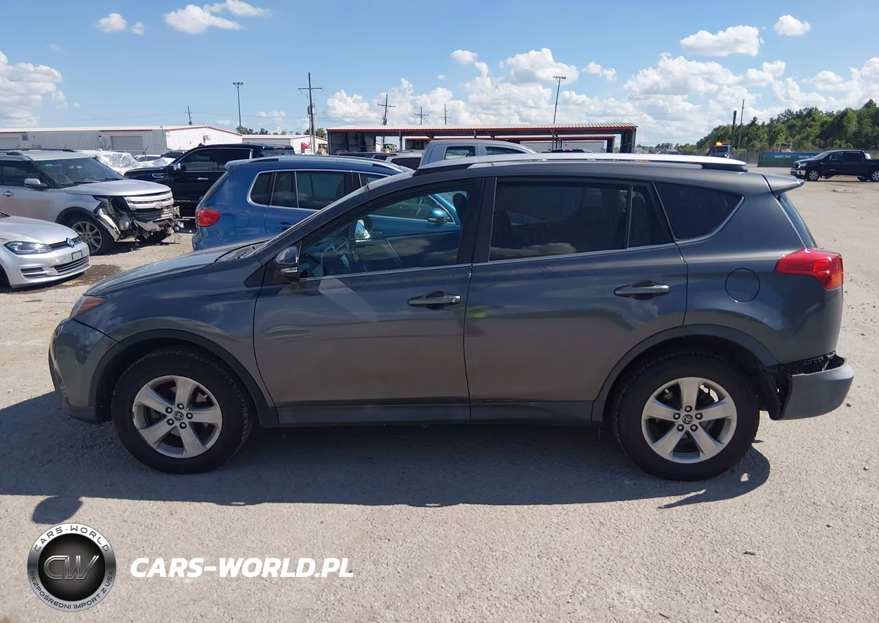 2015 Toyota Rav4 Xle VIN:2T3RFREV3FW279723 - 14