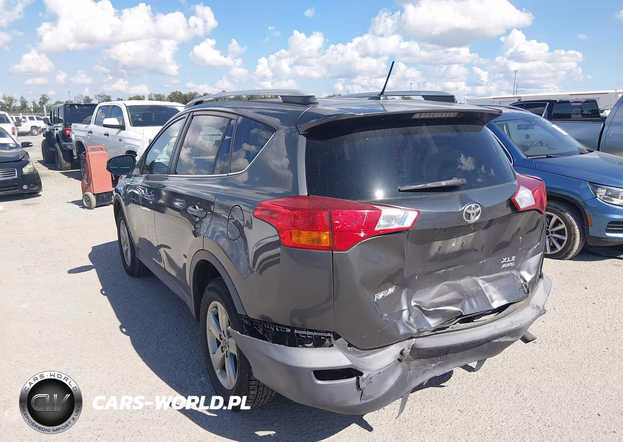 2015 Toyota Rav4 Xle VIN:2T3RFREV3FW279723 - 3