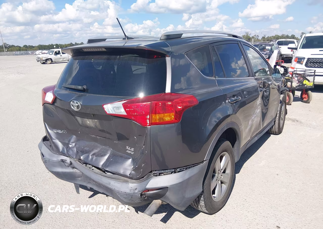 2015 Toyota Rav4 Xle VIN:2T3RFREV3FW279723 - 4