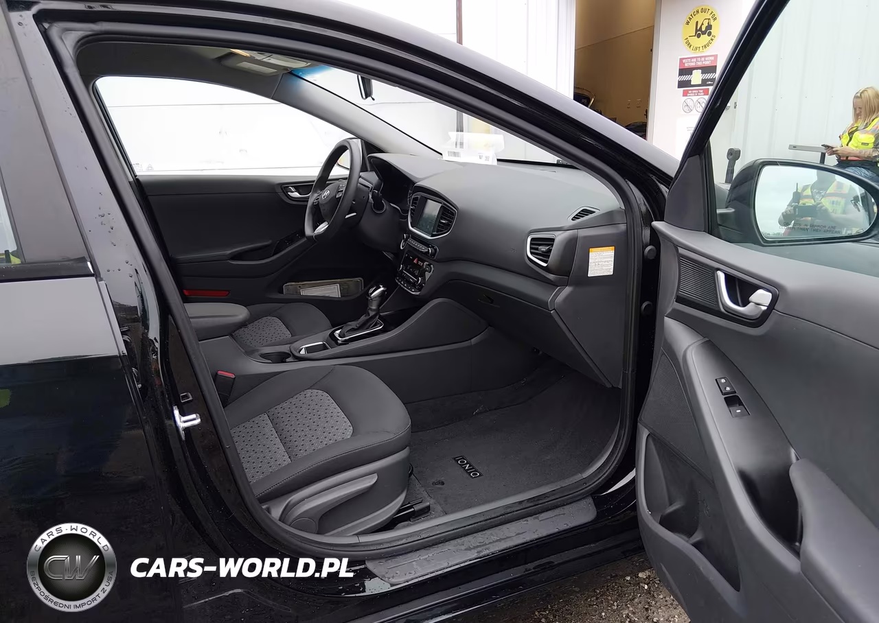 2018 Hyundai Ioniq Hybrid Blue VIN:KMHC65LC8JU099722 - 5