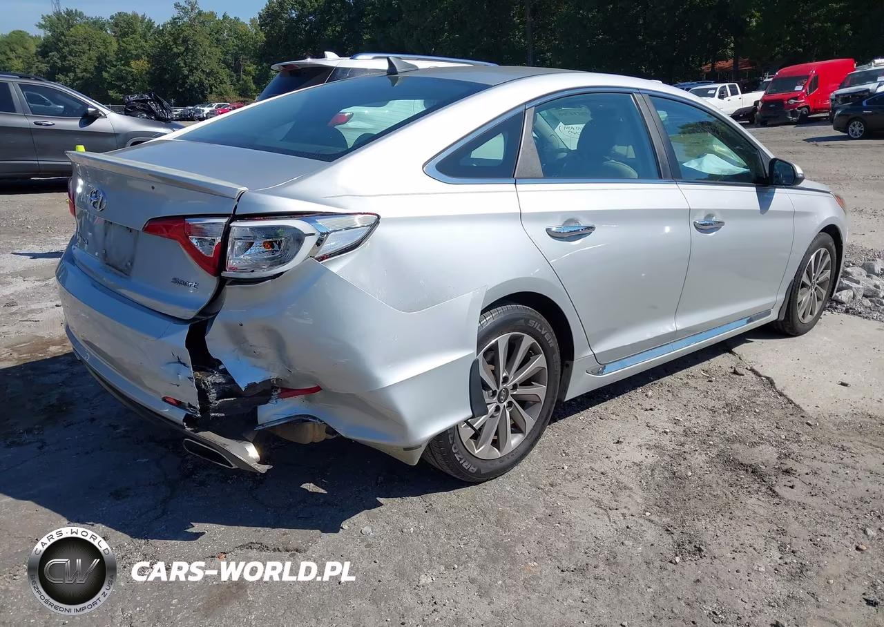 2015 Hyundai Sonata 2.4L Sport VIN:5NPE34AF2FH107358 - 4