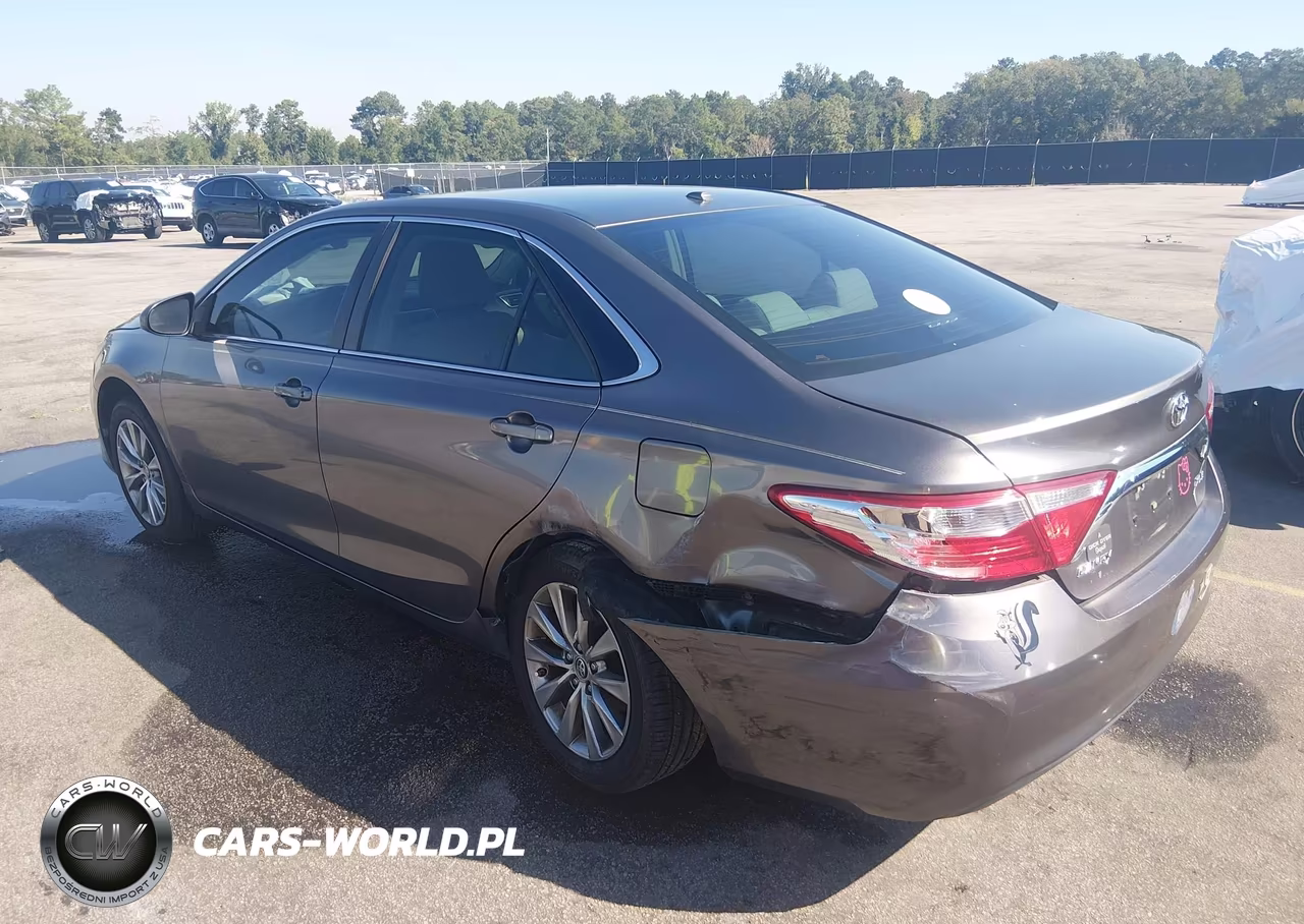 2015 Toyota Camry Xle VIN:4T1BF1FK3FU885541 - 3