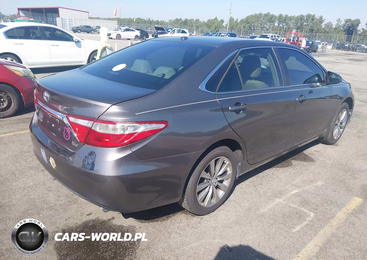 2015 Toyota Camry Xle VIN:4T1BF1FK3FU885541 - 4