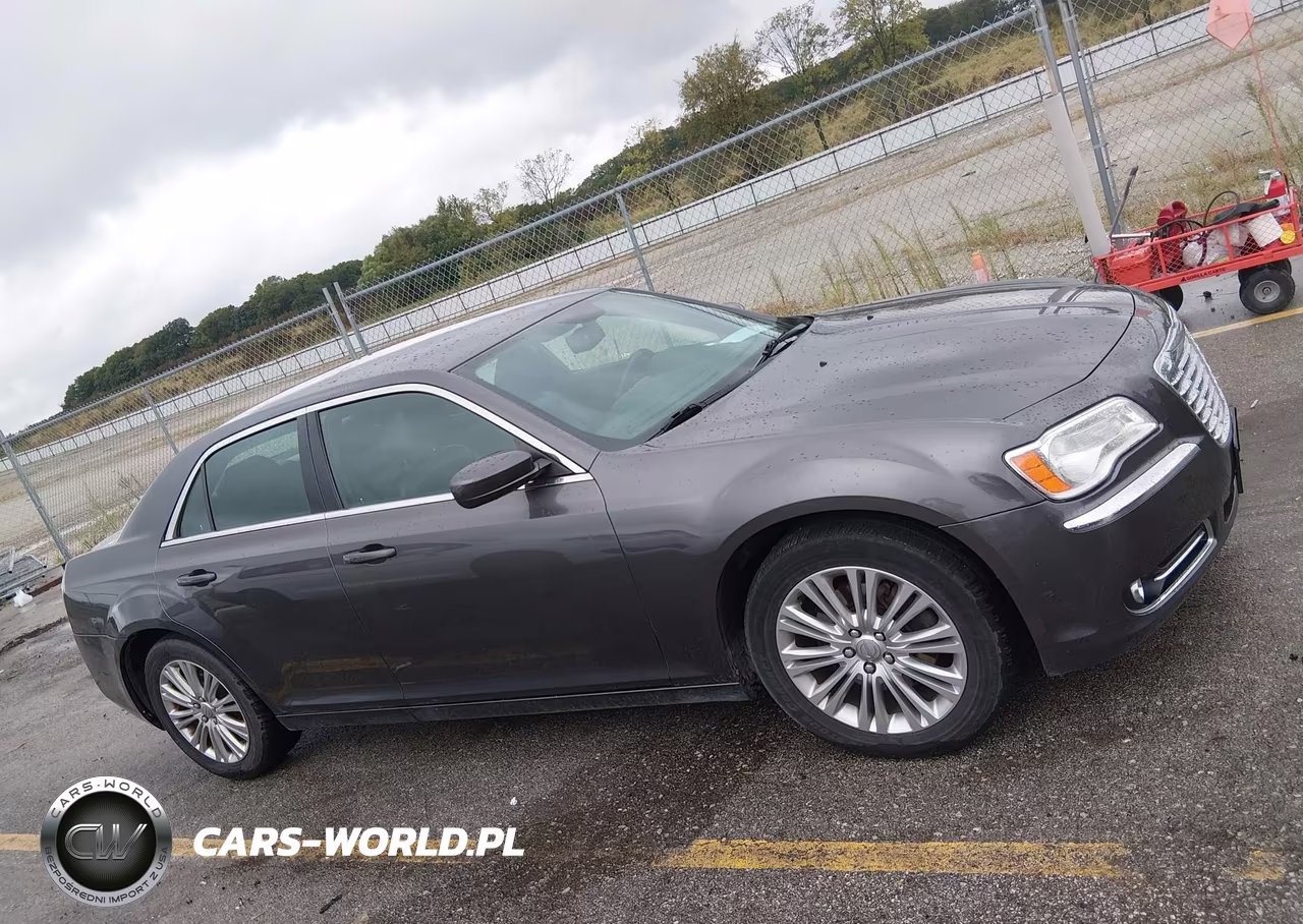 2014 Chrysler 300 VIN:2C3CCARG3EH209489 - 14