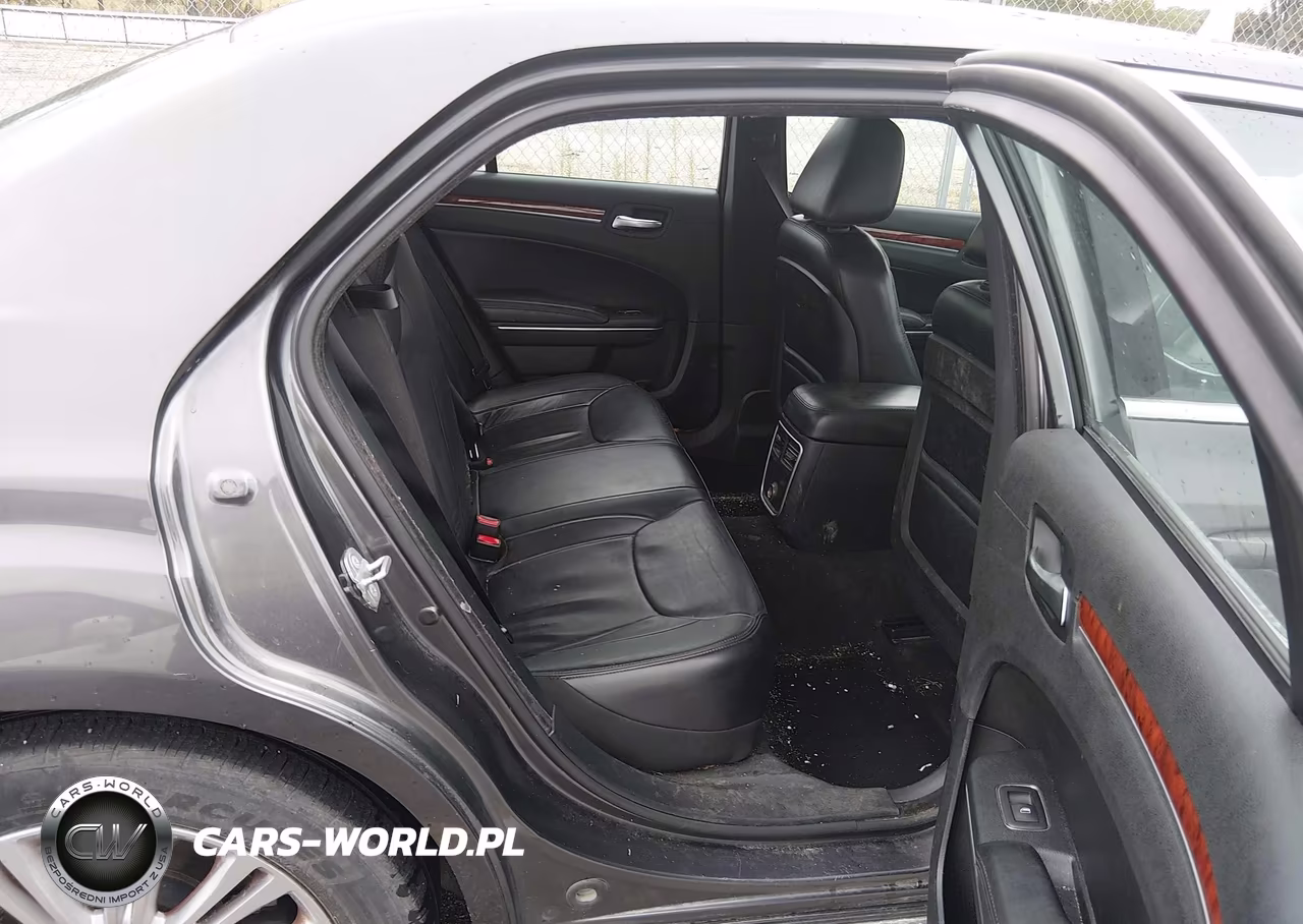 2014 Chrysler 300 VIN:2C3CCARG3EH209489 - 8