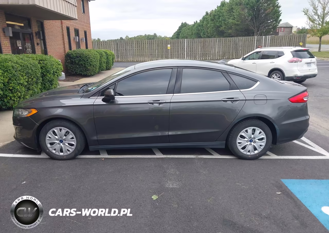 2020 Ford Fusion S VIN:3FA6P0G76LR196741 - 13