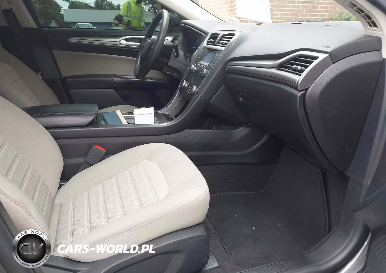 2020 Ford Fusion S VIN:3FA6P0G76LR196741 - 5