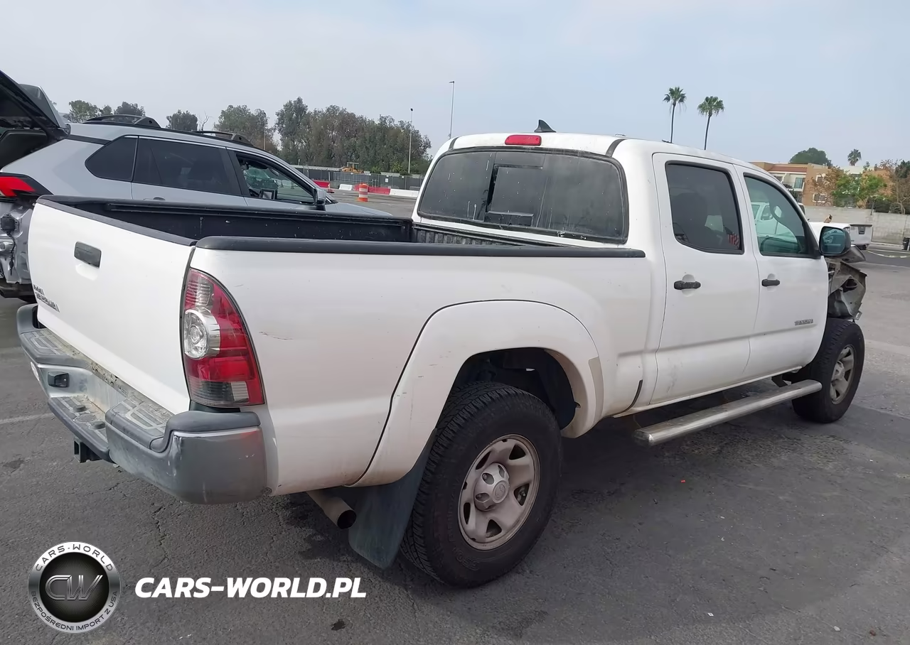 2014 Toyota Tacoma Prerunner V6 VIN:3TMKU4HN4EM040977 - 4