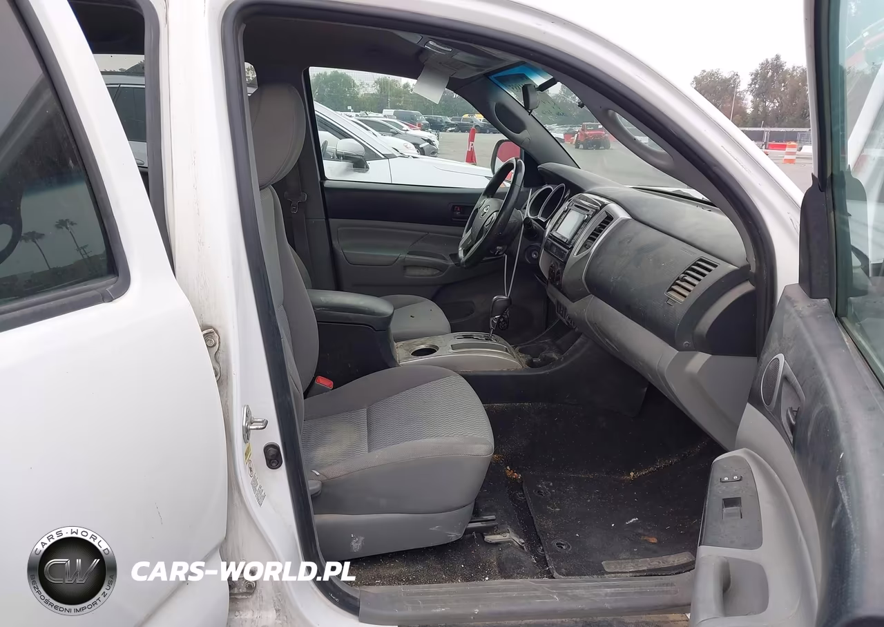 2014 Toyota Tacoma Prerunner V6 VIN:3TMKU4HN4EM040977 - 5