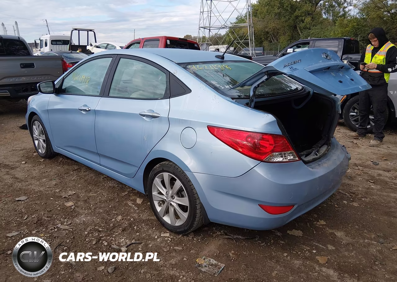 2013 Hyundai Accent Gls VIN:KMHCU4AE7DU442044 - 3