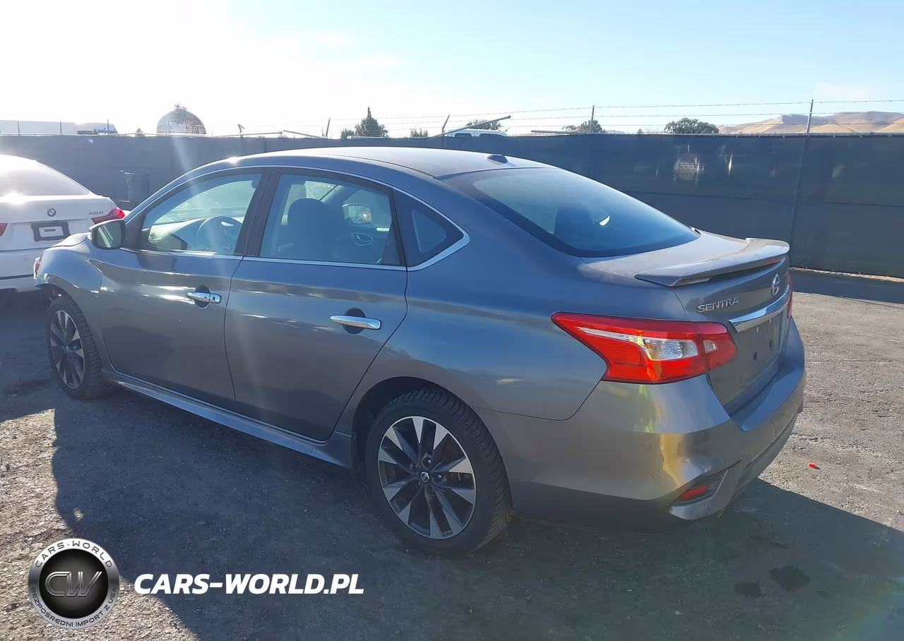 2017 Nissan Sentra Sr VIN:3N1AB7AP8HY389123 - 3