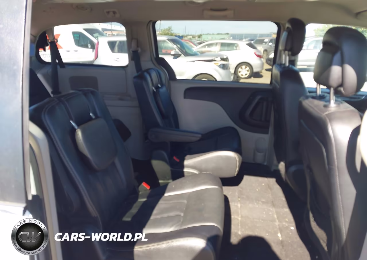 2014 Chrysler Town & Country Touring VIN:2C4RC1BG0ER382851 - 8