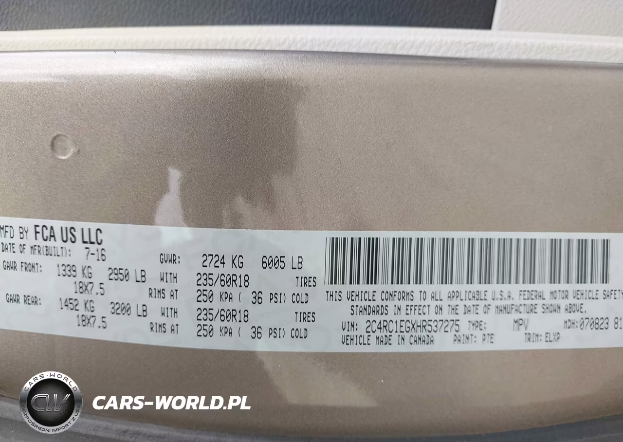 2017 Chrysler Pacifica Touring-L Plus VIN:2C4RC1EGXHR537275 - 9