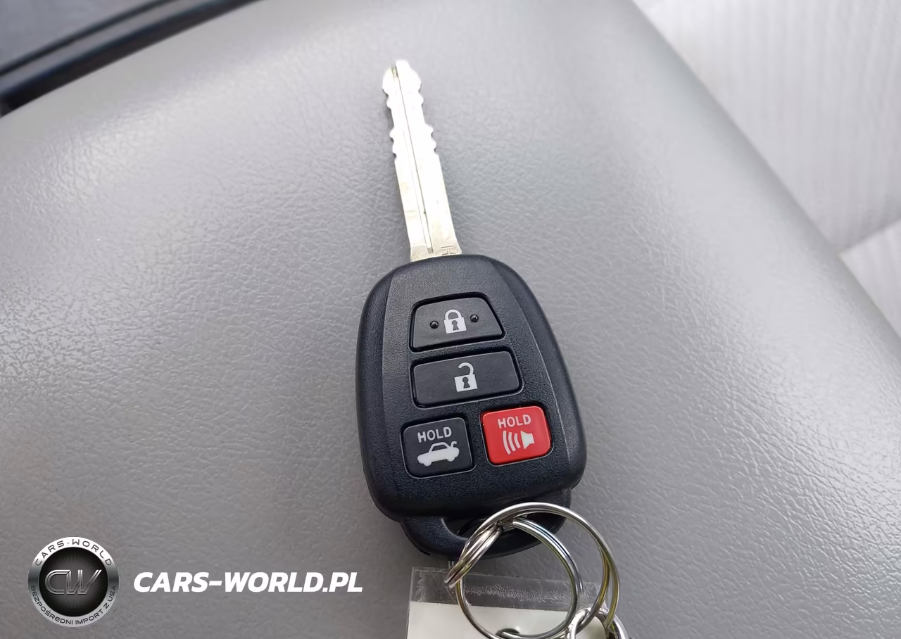2017 Toyota Camry Le VIN:4T1BF1FK1HU748567 - 11