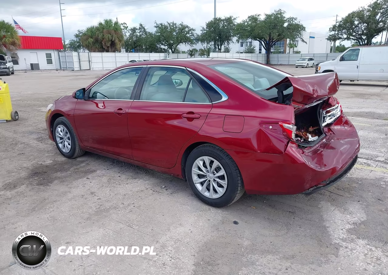2017 Toyota Camry Le VIN:4T1BF1FK1HU748567 - 3