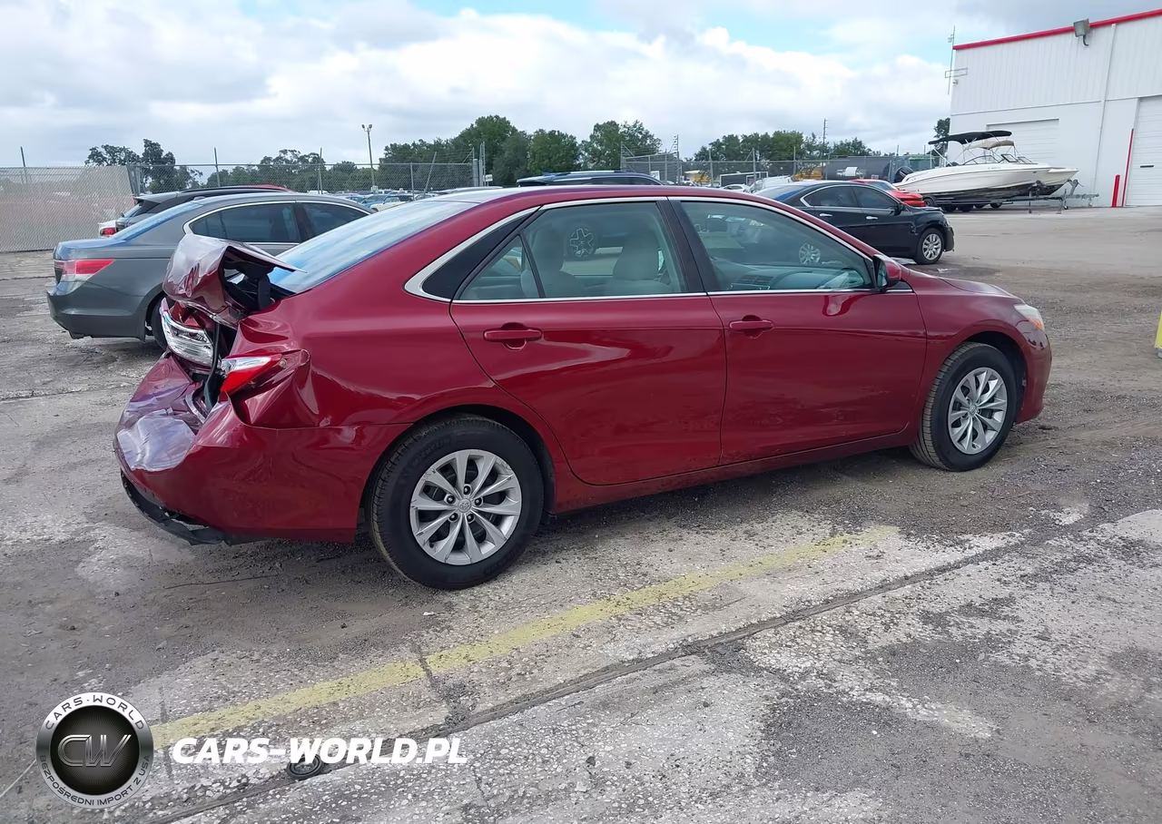 2017 Toyota Camry Le VIN:4T1BF1FK1HU748567 - 4