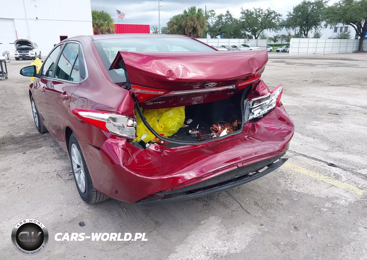 2017 Toyota Camry Le VIN:4T1BF1FK1HU748567 - 6