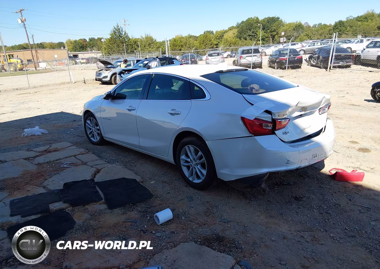 2018 Chevrolet Malibu Lt VIN:1G1ZD5ST2JF215967 - 3