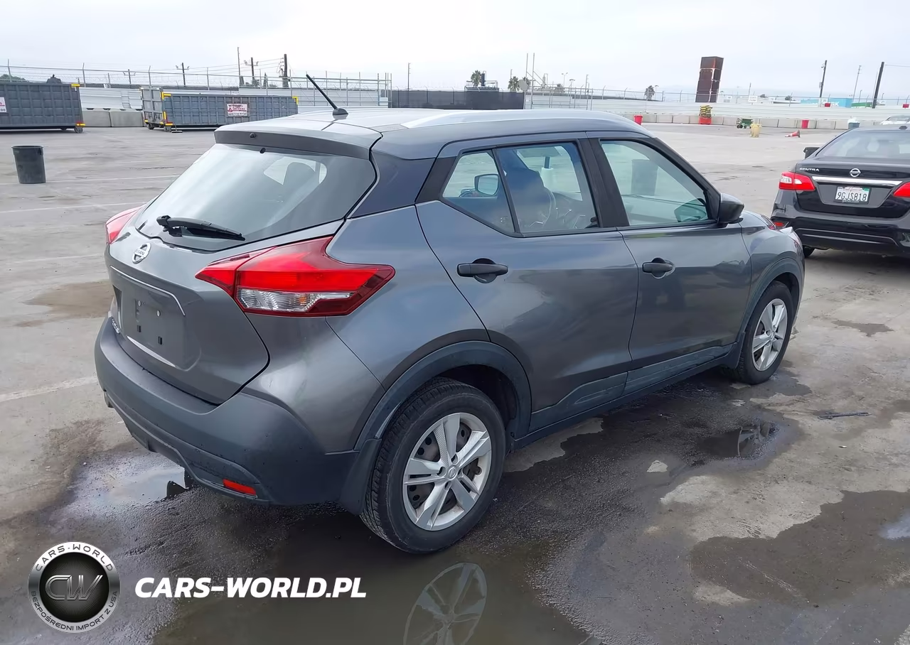 2018 Nissan Kicks S VIN:3N1CP5CU7JL545138 - 4