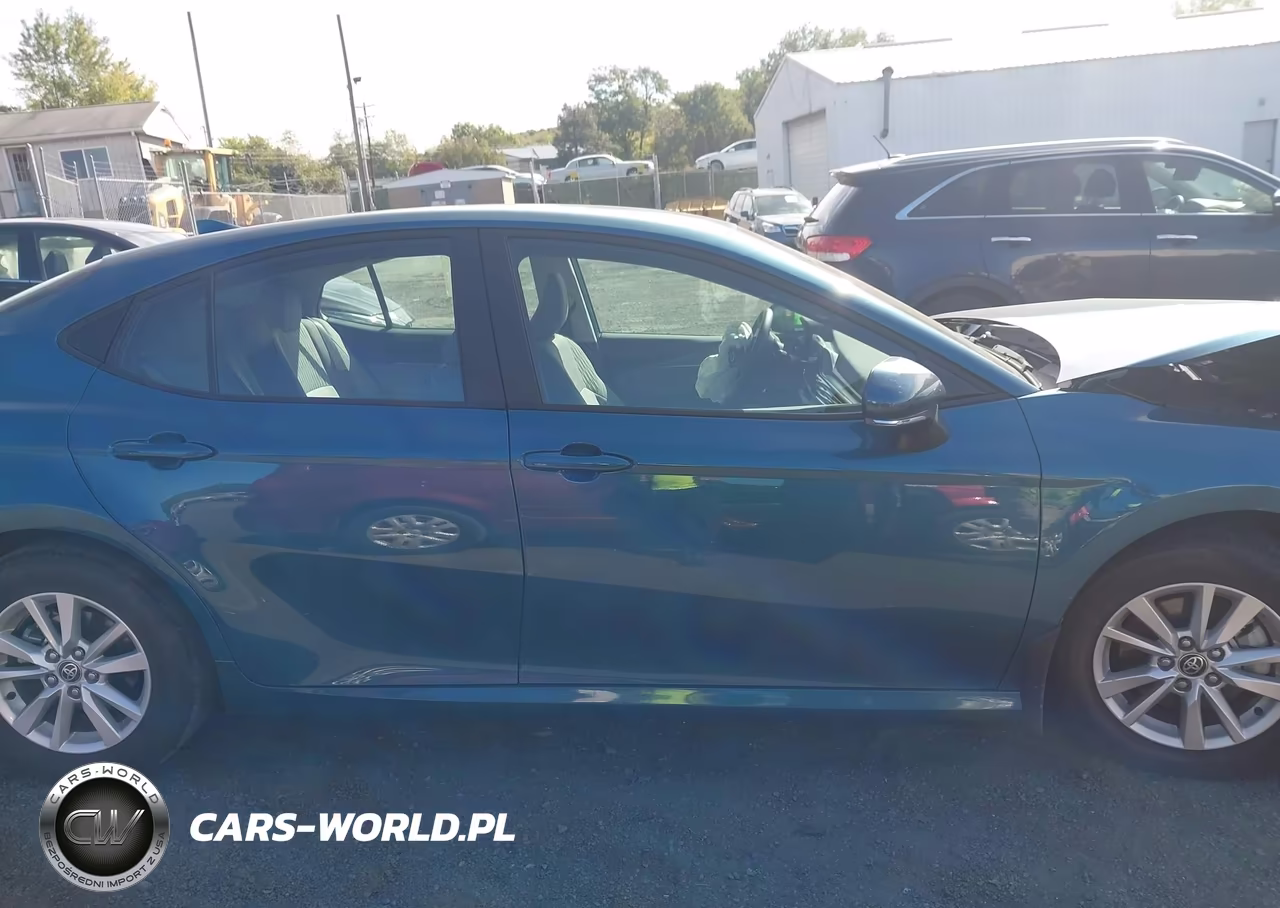 2025 Toyota Camry Le VIN:4T1DAACK3SU608720 - 13