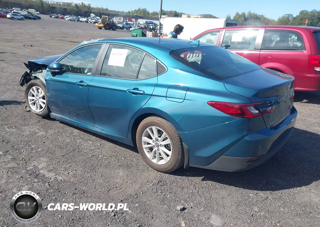2025 Toyota Camry Le VIN:4T1DAACK3SU608720 - 3